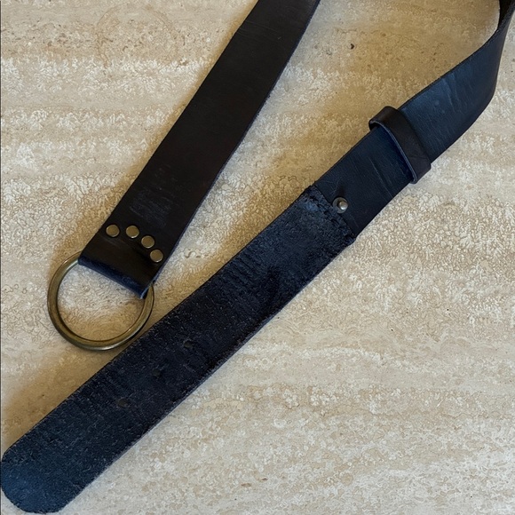 GAP Leather Belt, Dark Brown, big brass ring & hardware, leather keeper. S - Picture 9 of 17